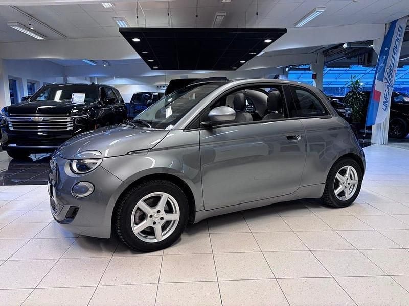Mineral grey metallic Begagnad 2022 Fiat 500e Icon Cab | 229 000 kr (Marknadspris) - Bild 1/4