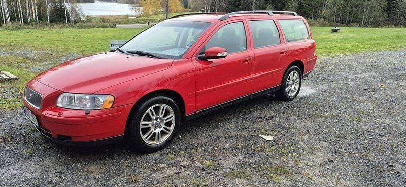Röd Begagnad 2007 Volvo V70 Kombi | 26 000 kr - Bild 1/4