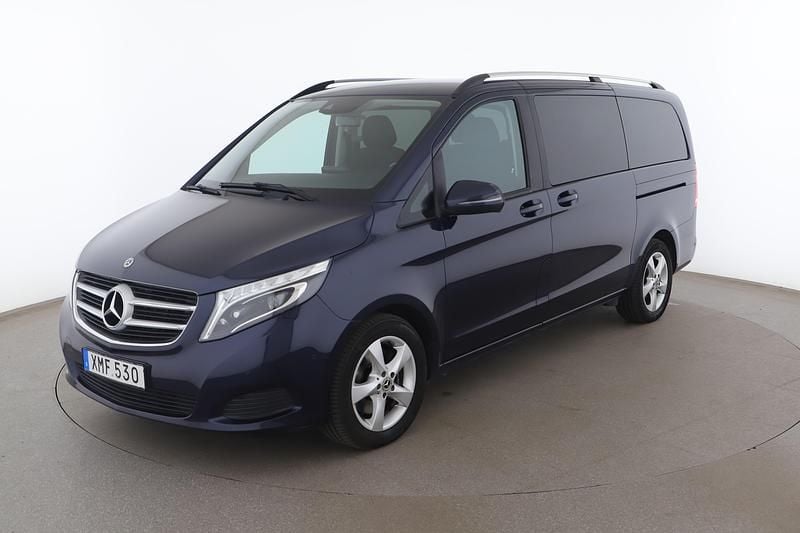 Blå Begagnad 2018 Mercedes V220 Minibuss | 414 000 kr - Bild 1/4