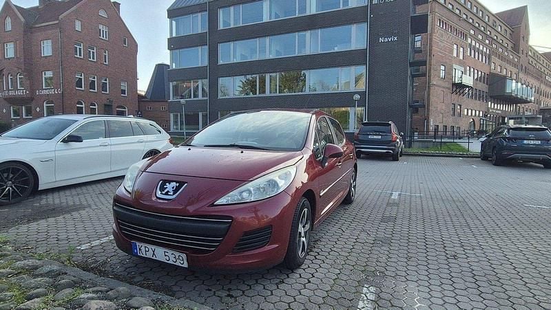 Röd Begagnad 2010 Peugeot 207 Halvkombi | 25 000 kr (Marknadspris) - Bild 1/4