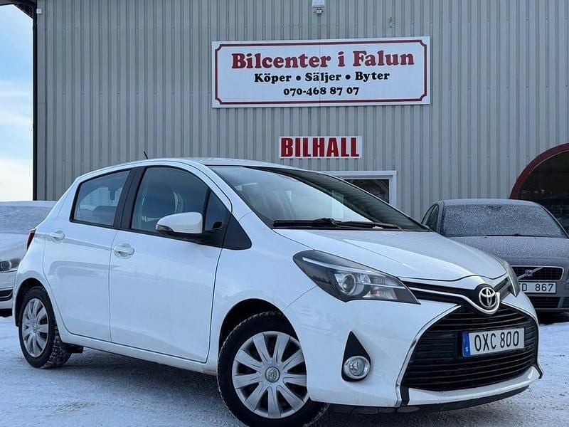 Begagnad Toyota Yaris Active 99 HK (72 kW) 2016 Vit Halvkombi