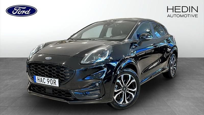 Svart (black) Begagnad 2022 Ford Puma Gen-E ST-Line Halvkombi | 199 900 kr - Bild 1/4
