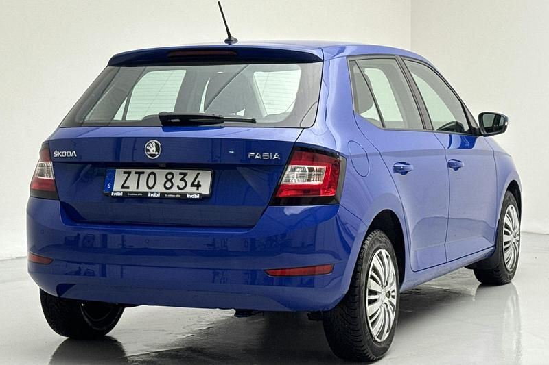 Begagnad Skoda Fabia Style 110 HK (80 kW) 2019 Blå