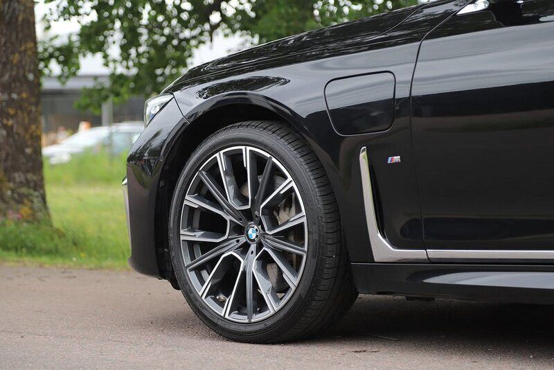 Begagnad BMW 745 Comfort Edition 400 HK (294 kW) 2019 Svart Sedan