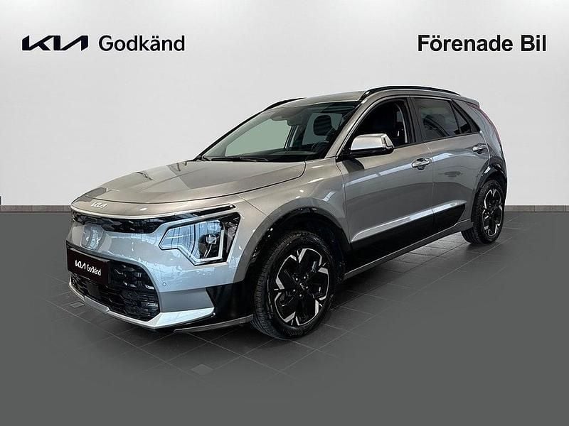 Begagnad Kia e-Niro Advance 11 kW (15 HK) 2023 Grå SUV