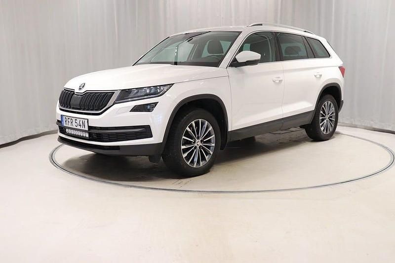 Vit Begagnad 2021 Skoda Kodiaq SUV | 339 800 kr (Marknadspris) - Bild 1/4