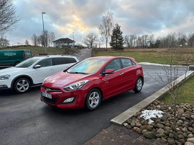 Begagnad Hyundai i30 128 HK (94 kW) 2014