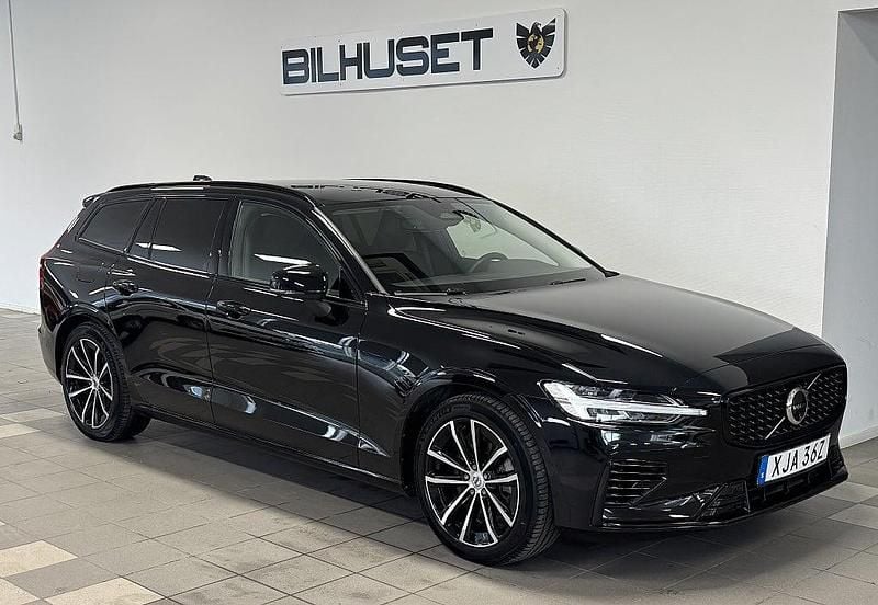 Begagnad Volvo V60 Plus 310 HK (228 kW) 2023 Svart Kombi