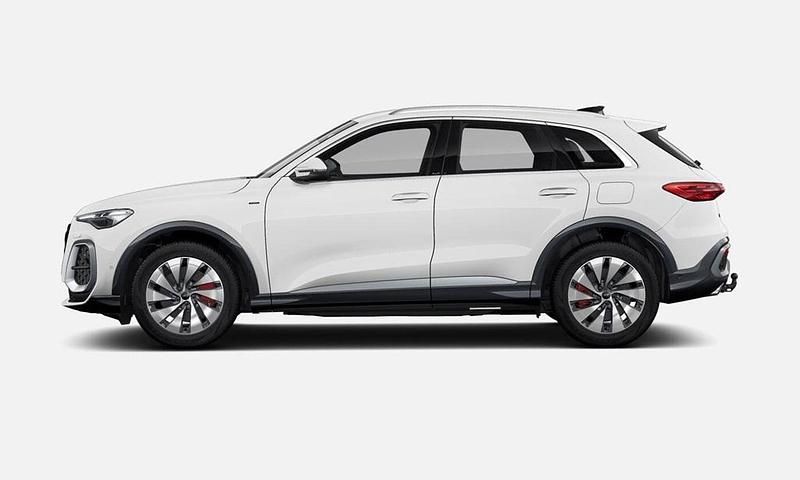 Vit Ny 2025 Audi Q5 SUV | 738 200 kr (Marknadspris) - Bild 1/3
