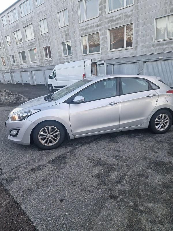 Begagnad Hyundai i30 110 HK (80 kW) 2013