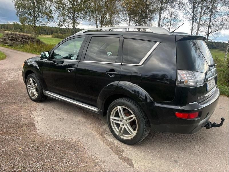 Svart Begagnad 2010 Mitsubishi Outlander SUV | 47 900 kr (Dyr) - Bild 1/4