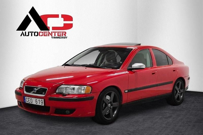 Röd Begagnad 2004 Volvo S60 Sedan | 159 900 kr - Bild 1/4