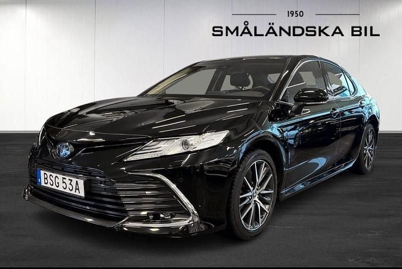 Begagnad Toyota Camry Hybrid 218 HK (160 kW) 2021
