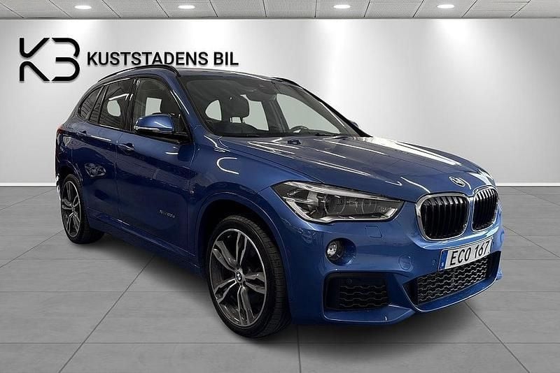 Blå Begagnad 2016 BMW X1 M Sport SUV | 199 900 kr (Lite dyr) - Bild 1/4