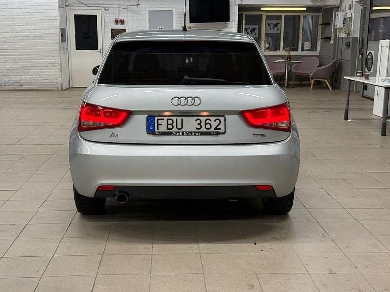 Begagnad Audi A1 86 HK (63 kW) 2010 Silver Halvkombi