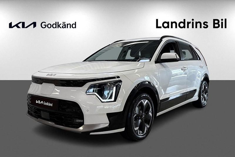 Vit Begagnad 2022 Kia e-Niro SUV | 279 300 kr (Lite dyr) - Bild 1/4