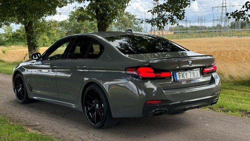 Begagnad BMW 520 M Sport 184 HK (135 kW) 2020 Grå Sedan