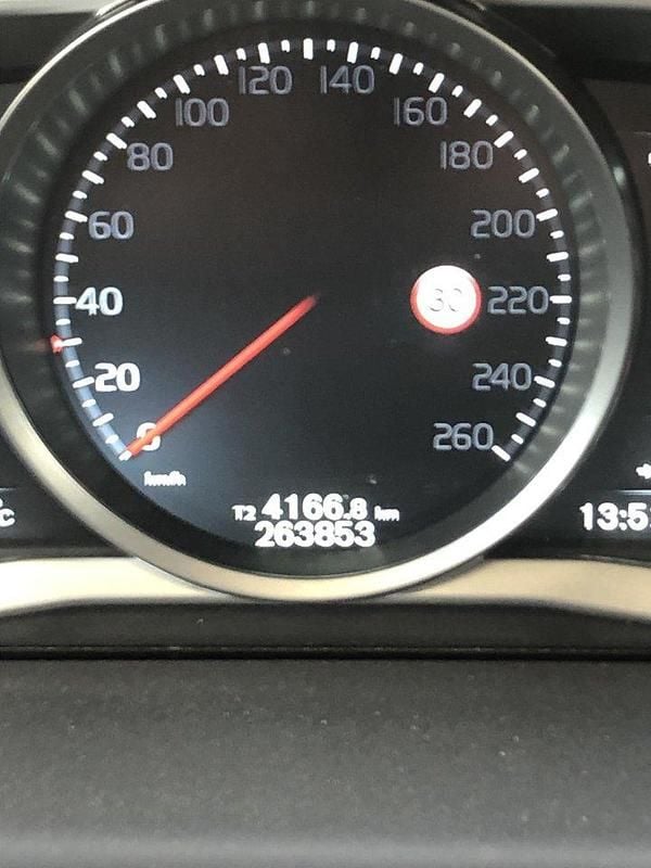 Vit Begagnad 2016 Volvo V70 Standard Kombi | 109 000 kr (Bra pris) - Bild 1/4