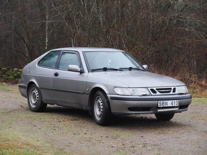 Grå Begagnad 2001 Saab 9-3 Halvkombi | 26 000 kr (Bra pris) - Bild 1/4