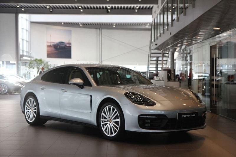 Silver Begagnad 2021 Porsche Panamera 4 Sedan | 749 000 kr - Bild 1/4