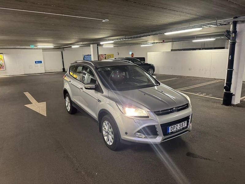 Begagnad 2016 Ford Kuga SUV | 129 900 kr (Marknadspris) - Bild 1/4