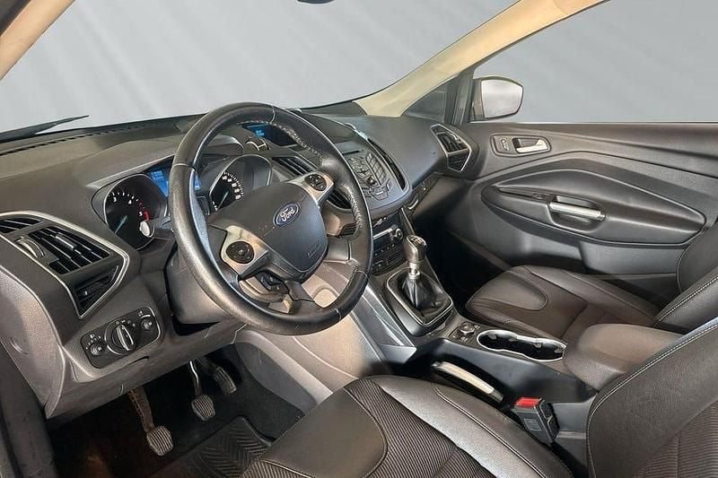 Begagnad Ford Kuga Titanium 141 HK (103 kW) 2014 Blå SUV