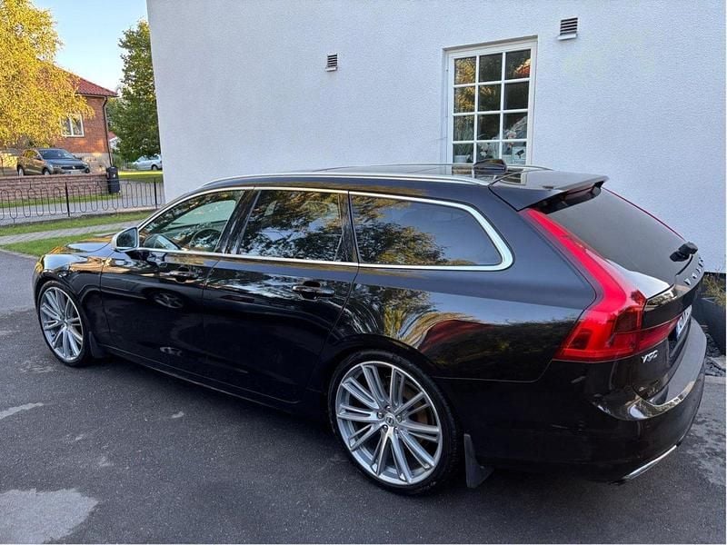 Svart Begagnad 2019 Volvo V90 R-Design Kombi | 389 000 kr - Bild 1/4