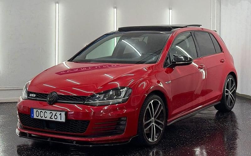 Röd Begagnad 2013 VW Golf VII GTD Halvkombi | 159 900 kr (Dyr) - Bild 1/4