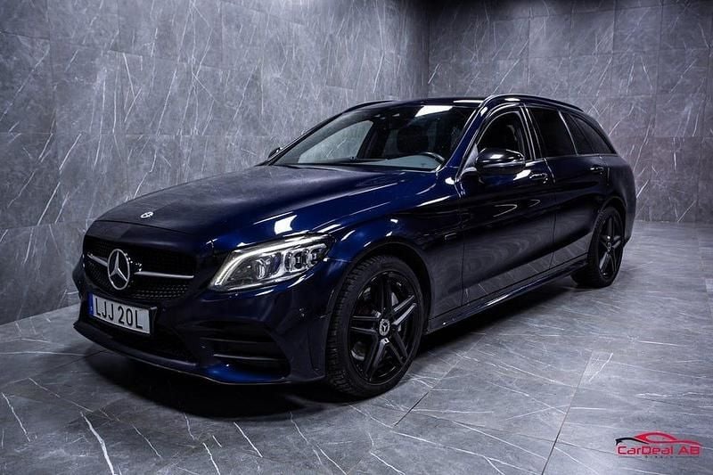 Begagnad Mercedes C300e AMG line 306 HK (225 kW) 2020 Blå Kombi