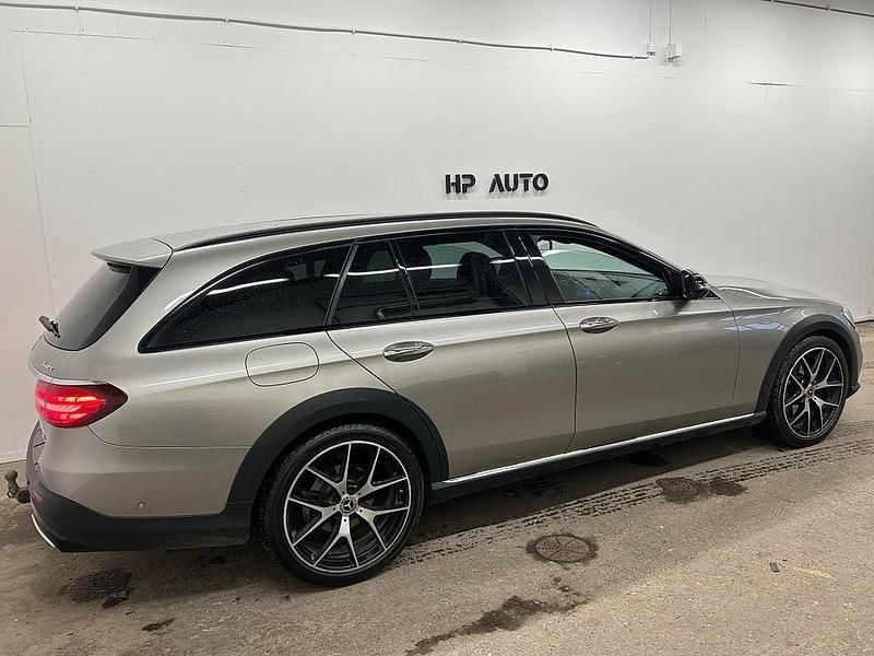 Begagnad Mercedes E220 All-Terrain 194 HK (142 kW) 2022 Silver Kombi