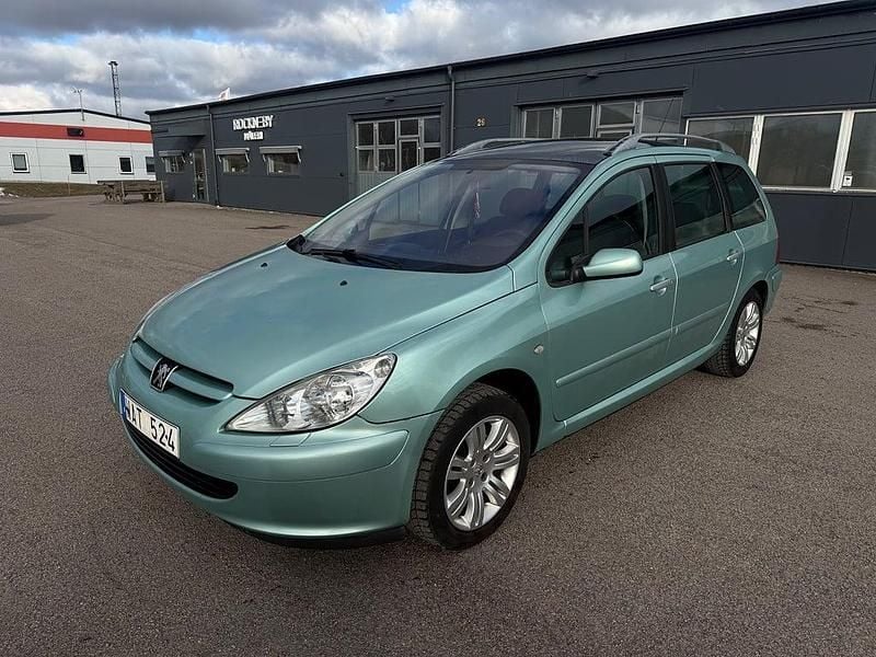 Grön Begagnad 2004 Peugeot 307 Kombi | 24 900 kr (Marknadspris) - Bild 1/4