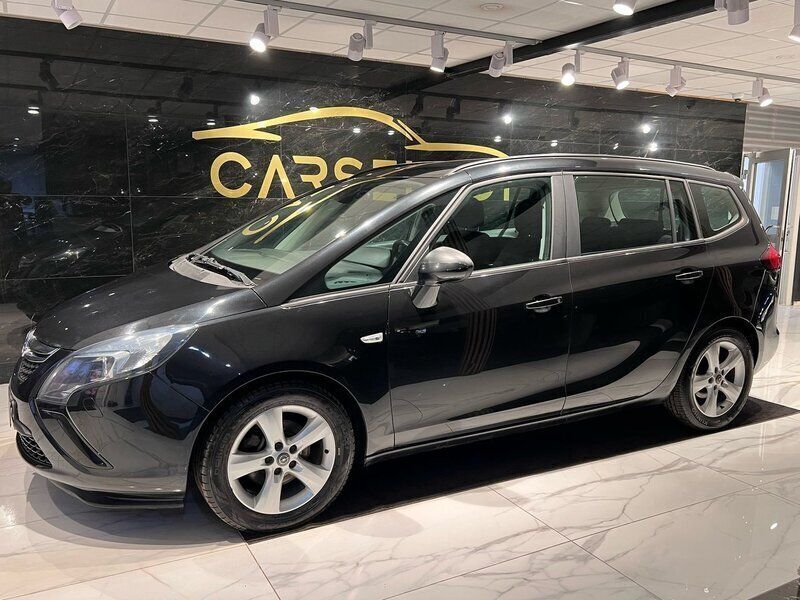Begagnad Opel Zafira Tourer Enjoy 136 HK (100 kW) 2014 Svart Minibuss