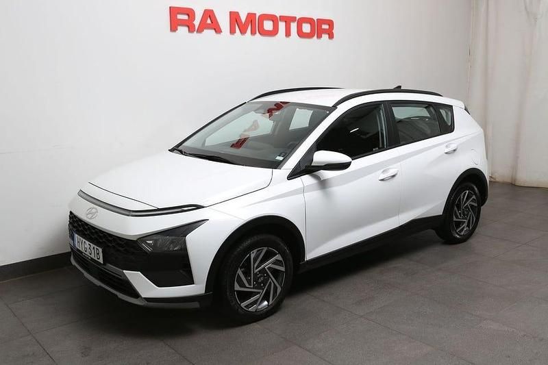 Vit Begagnad 2024 Hyundai Bayon Essential SUV | 219 900 kr (Lite dyr) - Bild 1/3