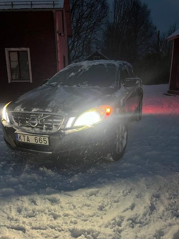 Begagnad 2011 Volvo XC60 SUV | 78 000 kr (Marknadspris) - Bild 1/4