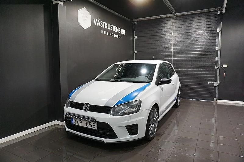 Vit Begagnad 2013 VW Polo R Halvkombi | 169 900 kr - Bild 1/4