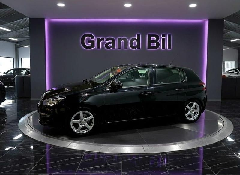 Begagnad Peugeot 308 Active 125 HK (91 kW) 2014 Svart Halvkombi