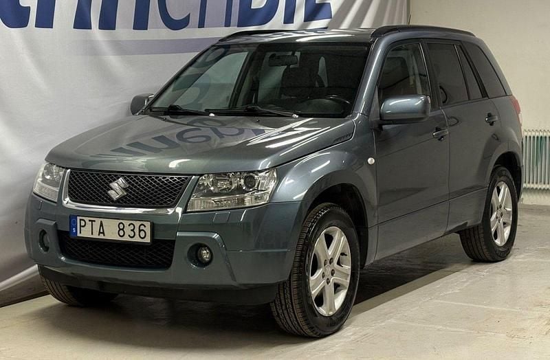 Mörkgrå Begagnad 2006 Suzuki Grand Vitara SUV | 59 500 kr (Marknadspris) - Bild 1/4