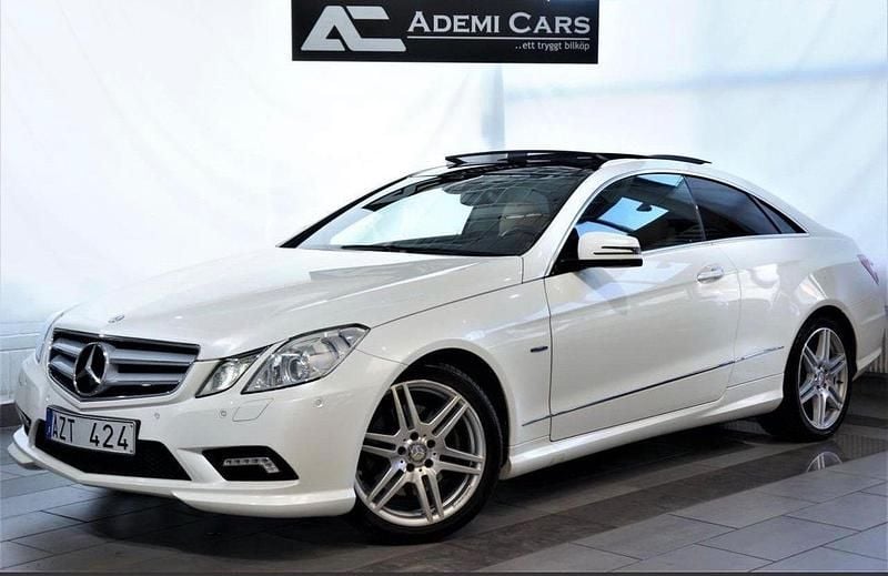 Vit Begagnad 2010 Mercedes E350 AMG Sportkupé | 99 000 kr (Superpris) - Bild 1/4