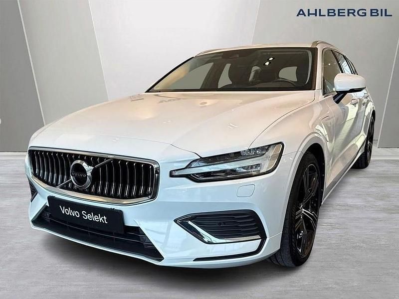 Vit Begagnad 2021 Volvo V60 Inscription Kombi | 359 500 kr - Bild 1/3