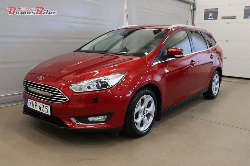 Röd Begagnad 2018 Ford Focus Titanium Kombi | 109 900 kr (Marknadspris) - Bild 1/4