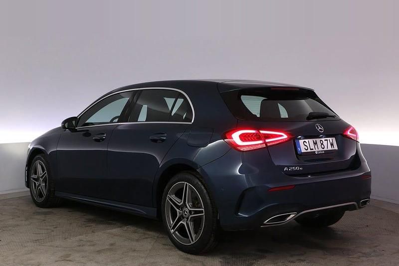 Begagnad Mercedes A250 AMG 218 HK (160 kW) 2023 Blå