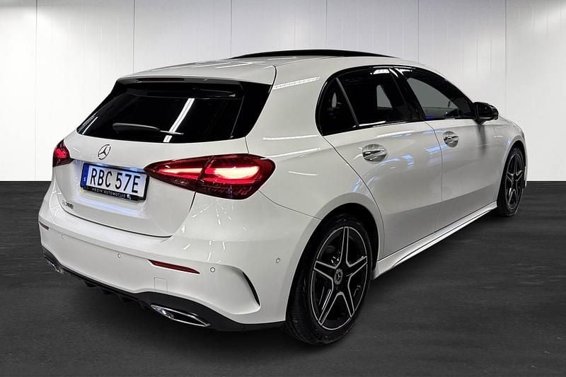 Begagnad Mercedes A200 Advanced Plus 163 HK (119 kW) 2023 Vit Halvkombi