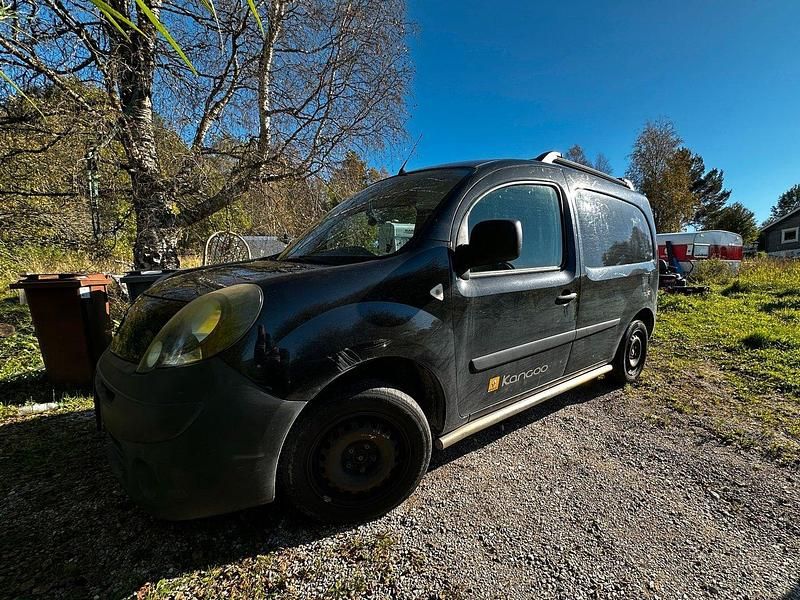 Svart Begagnad 2012 Renault Kangoo Minibuss | 1 000 kr - Bild 1/4
