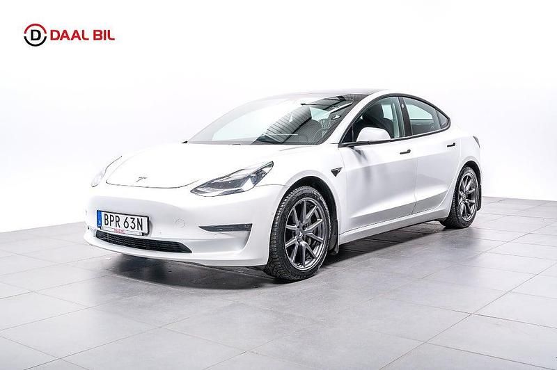 Begagnad Tesla Model 3 Long Range AWD 366 kW (498 HK) 2019 Vit Sedan