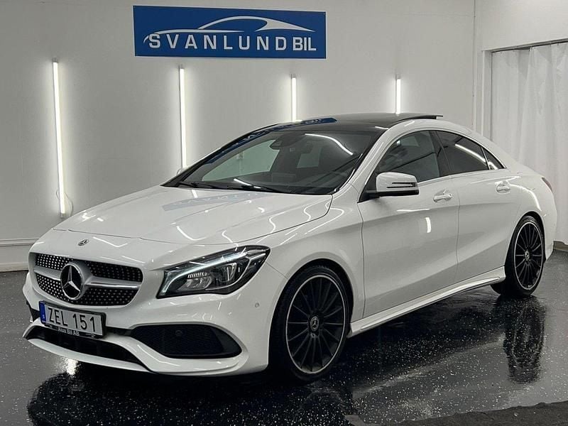 Vit Begagnad 2017 Mercedes CLA180 AMG Sedan | 239 800 kr (Dyr) - Bild 1/4