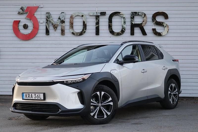 Begagnad Toyota bZ4X 164 kW (224 HK) 2024 Grå SUV