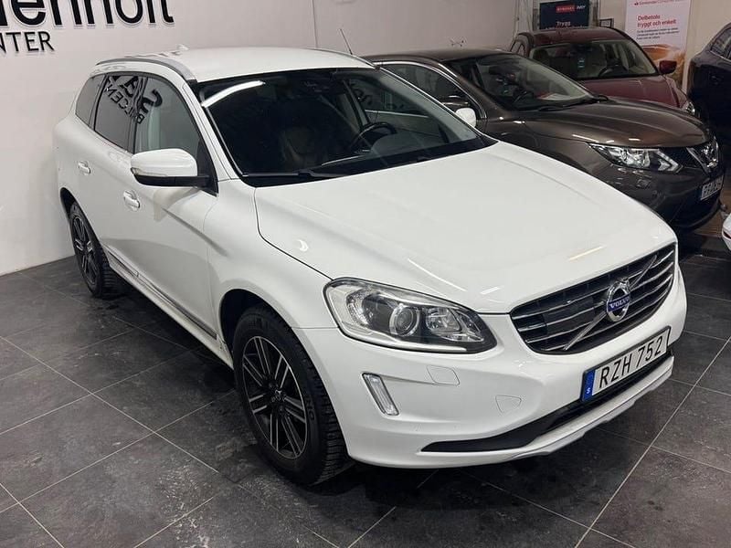 Begagnad Volvo XC60 Standard 190 HK (139 kW) 2016 Vit SUV