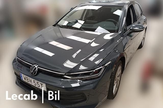 Begagnad 2024 VW Golf VIII Life | 334 500 kr (Dyr) - Bild 1/4