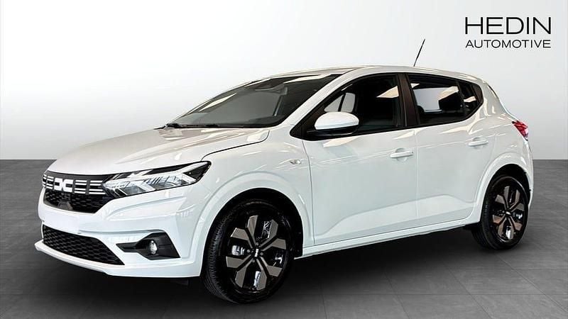 Vit (white) Ny 2025 Dacia Sandero Expression Halvkombi | 219 900 kr (Marknadspris) - Bild 1/4