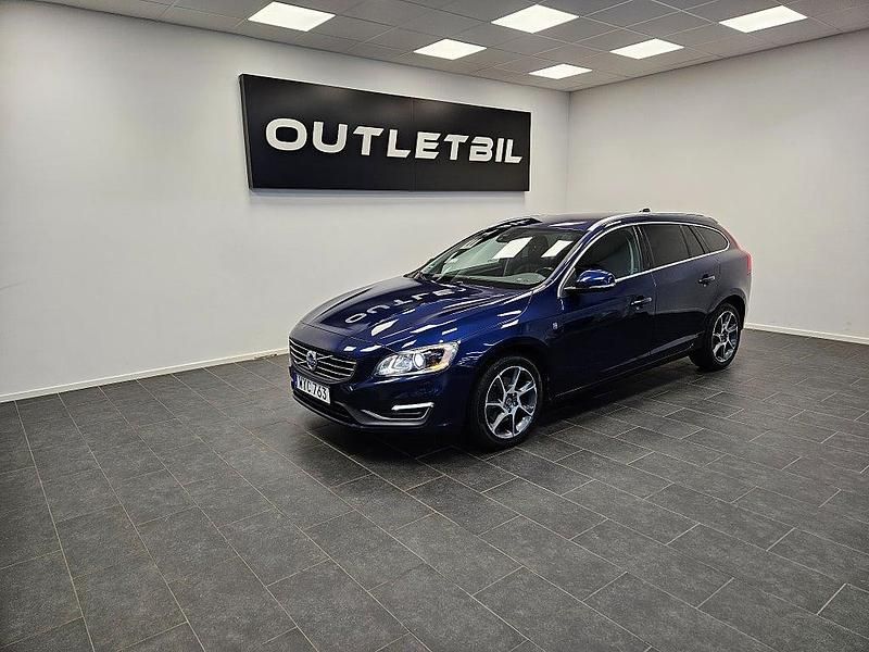 Blå Begagnad 2014 Volvo V60 Ocean Race Kombi | 144 900 kr (Marknadspris) - Bild 1/4